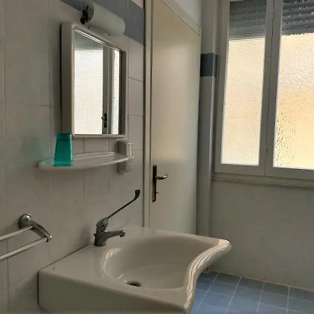 Affittacamere La Spezia Inn 3* 라스페치아