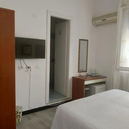Πανσιόν Affittacamere La Spezia Inn Λα Σπέτσια