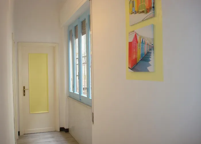 アッフィタカメーレ ラ スペツィア ゲストハウス 3*